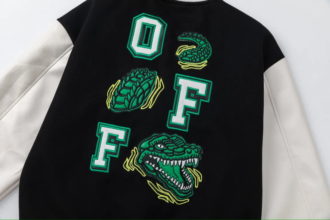 S62#P640, offwhite heavy-duty embroidered baseball jacket. The body is made of woolen fabric. Couple's jacket. Black size: S M L XL